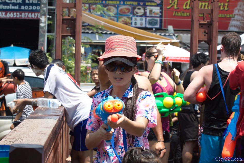 Chiangmai_Songkran_020.jpg