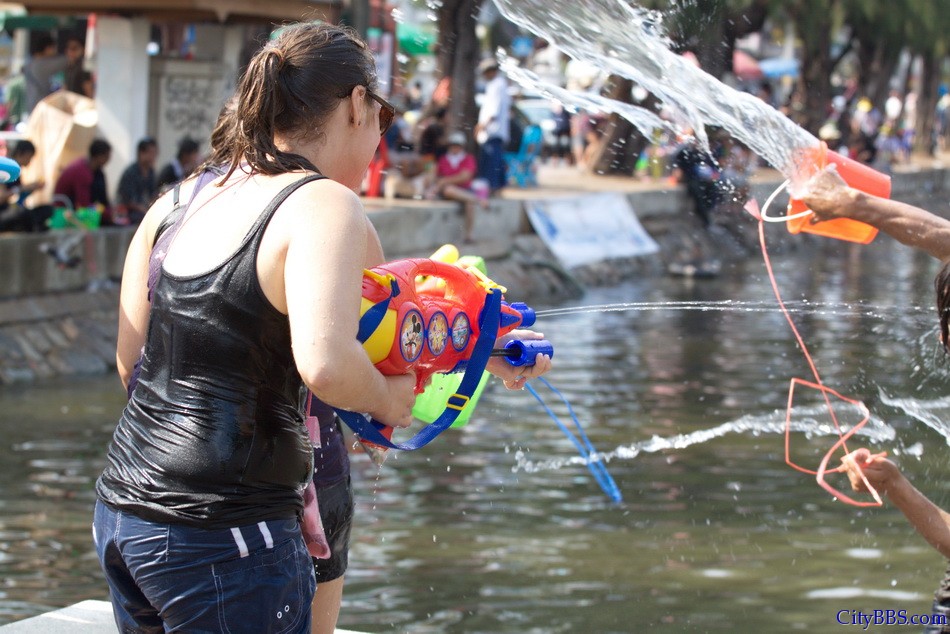 Chiangmai_Songkran_215.jpg