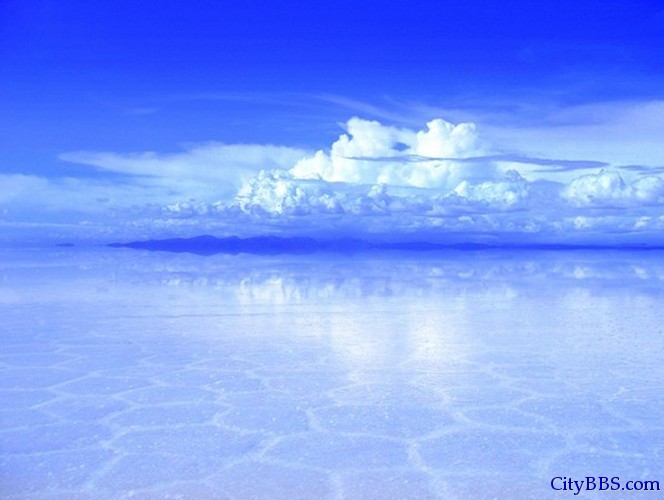天空之镜：最接近天堂的地方 玻利维亚的乌尤尼盐沼（Uyuni Salt Flat）