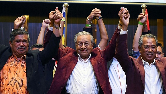 马来西亚大选结果：92岁前总理马哈蒂尔获胜