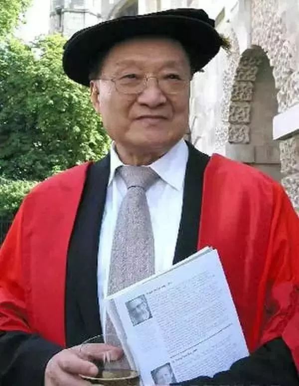 金庸：人生就是大闹一场，然后，悄然离去16.jpg