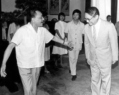 金庸：人生就是大闹一场，然后，悄然离去2.jpg