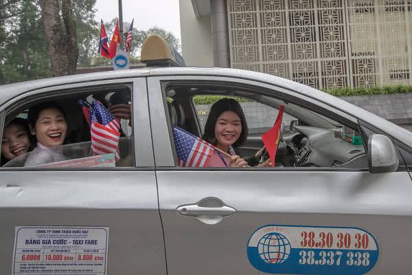 特朗普警告不要帮中国避税，这次越南倒哪边