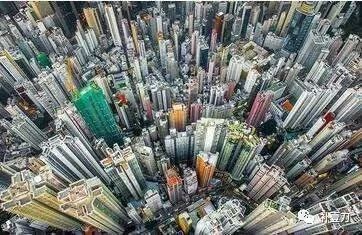 香港面临回归以来最严峻局面 李嘉诚去哪了