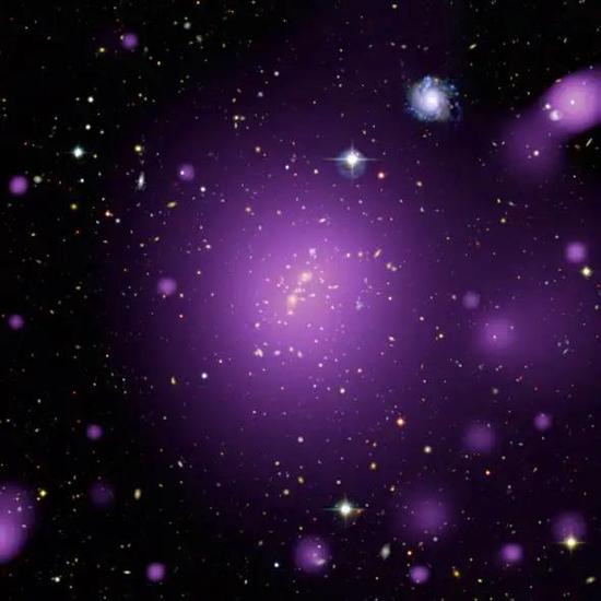 我们宇宙是不对称的？研究质疑宇宙基本特性