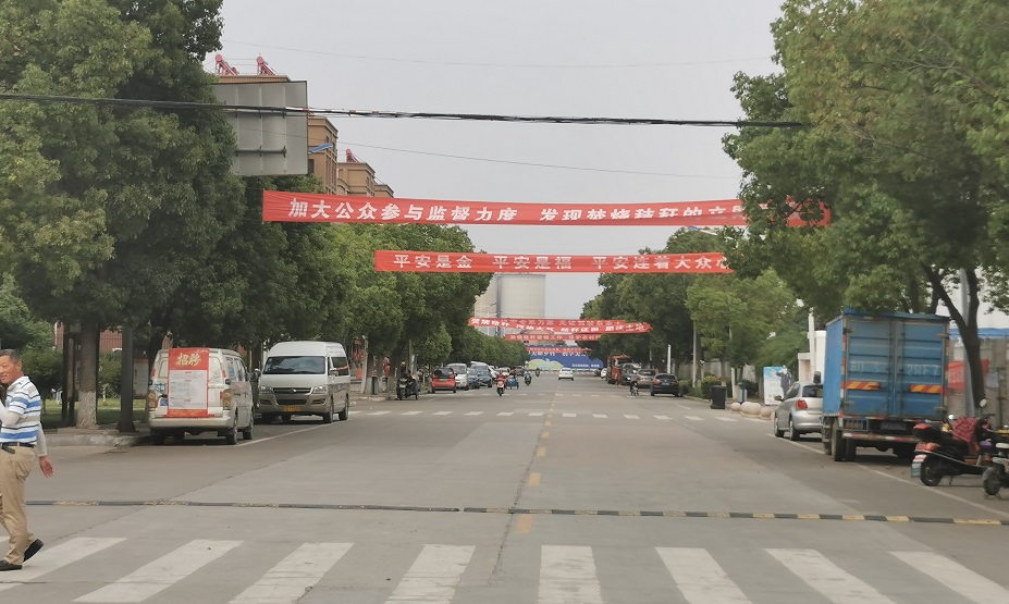 熔喷布价格最多狂跌99% 生产设备如今像垃圾2.jpg