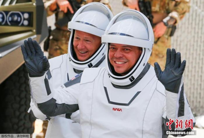 马斯克创新纪元！全球首次商业载人发射背后9.jpg