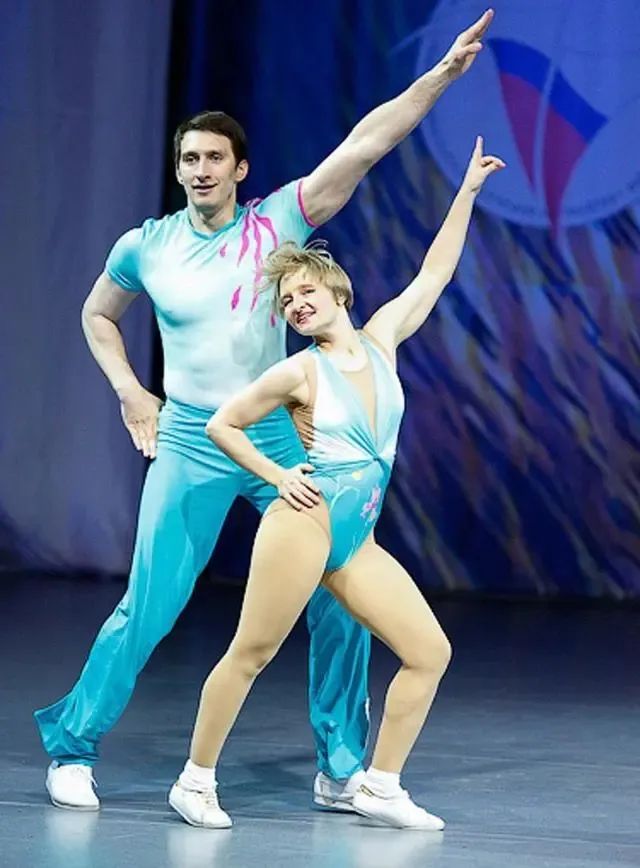 雪藏30年后普京女儿玛利亚罕见亮相，掌管45亿公司