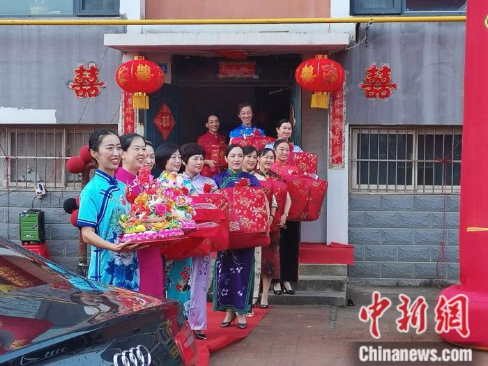 8天假期23场婚宴2.jpg