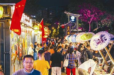 长假十大夜游城成都热度居首，这些城市也上榜了.jpg