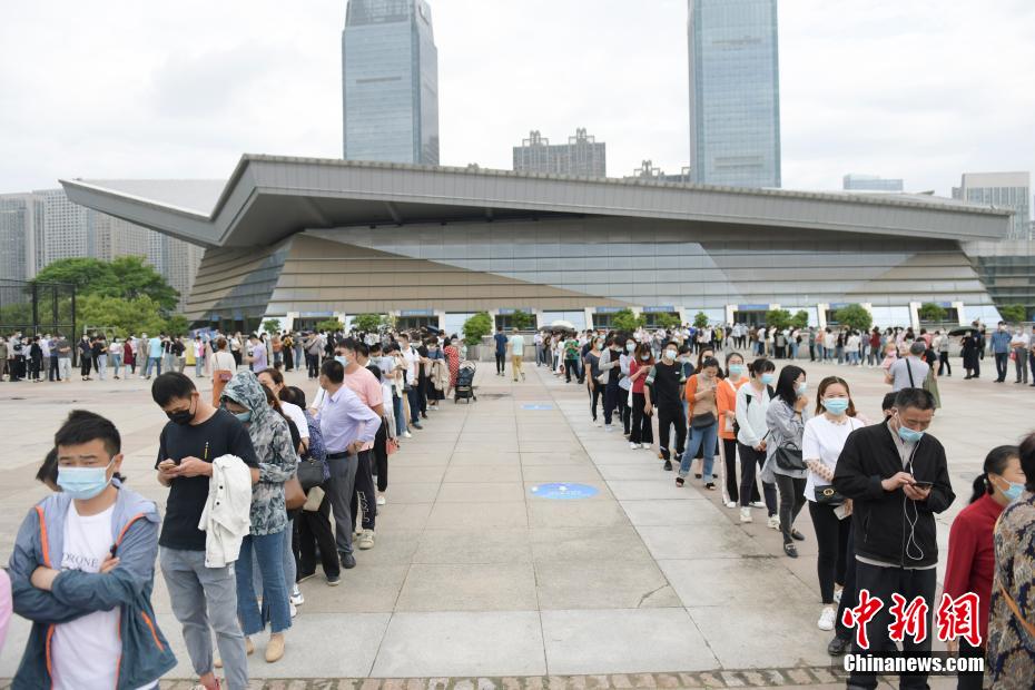 安徽发现9例新冠阳性 疫苗接种瞬间排起长队