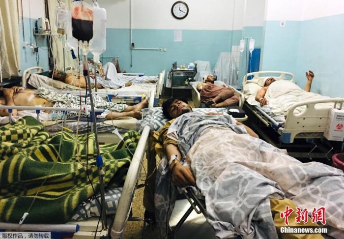 阿富汗喀布尔机场附近爆炸造成多人死伤