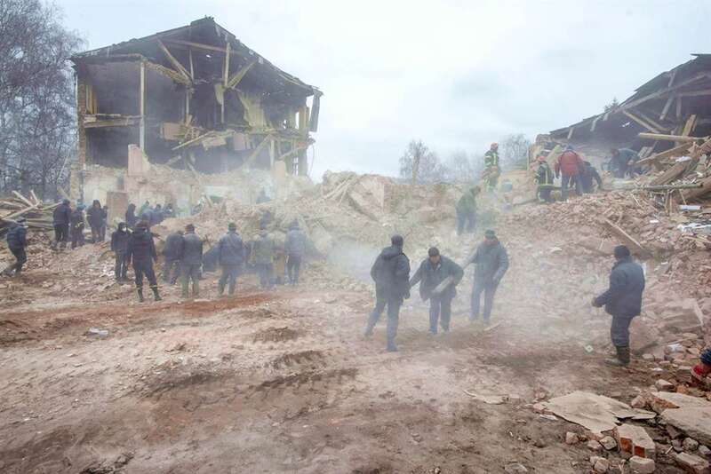 俄军炮击乌克兰东部阿克提卡（Okhtyrka）军事基地，导致超过70名乌克兰军人丧生 ...