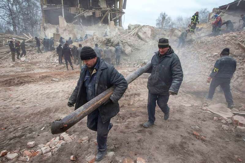 俄军炮击乌克兰东部阿克提卡（Okhtyrka）军事基地，导致超过70名乌克兰军人丧生 ...