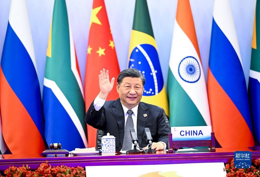习近平主持金砖国家首脑会晤并发表重要讲话