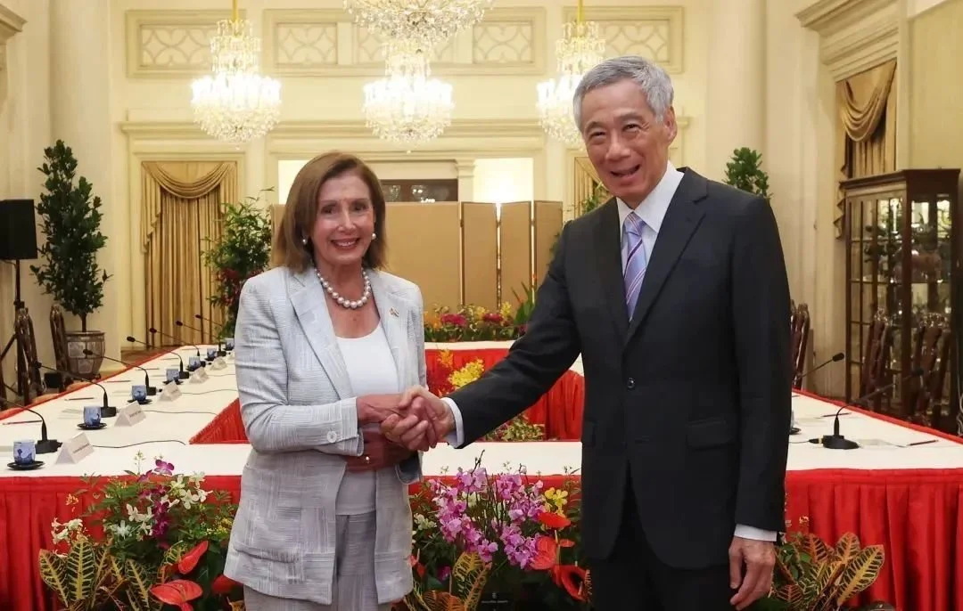 李显龙会见佩洛西