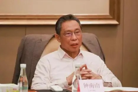 钟南山等院士呼吁要警惕流感与新冠叠加流行