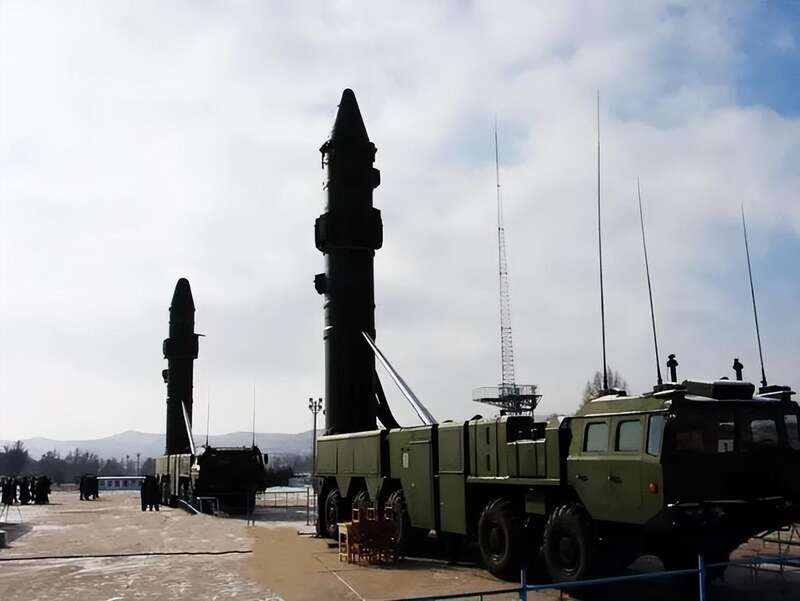 解放军火箭军的反航母手段打击范围超过4500千米