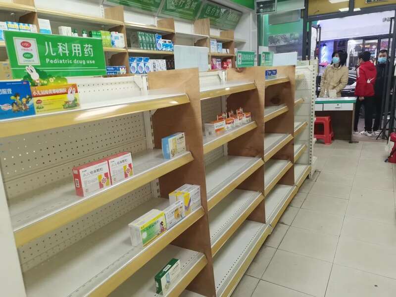 这几天广州抢药抢疯了，所有药房都买不到退烧药