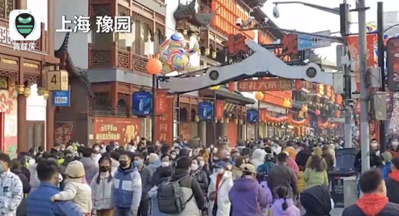 全国多地热门景点人潮汹涌客流量暴增
