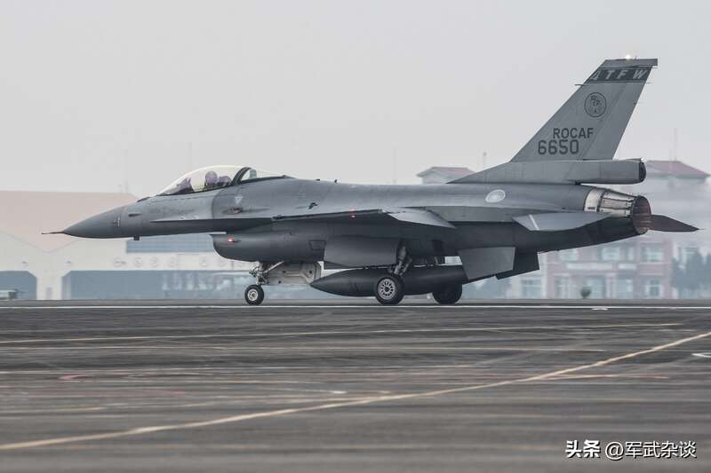 台空军的F-16V战斗机