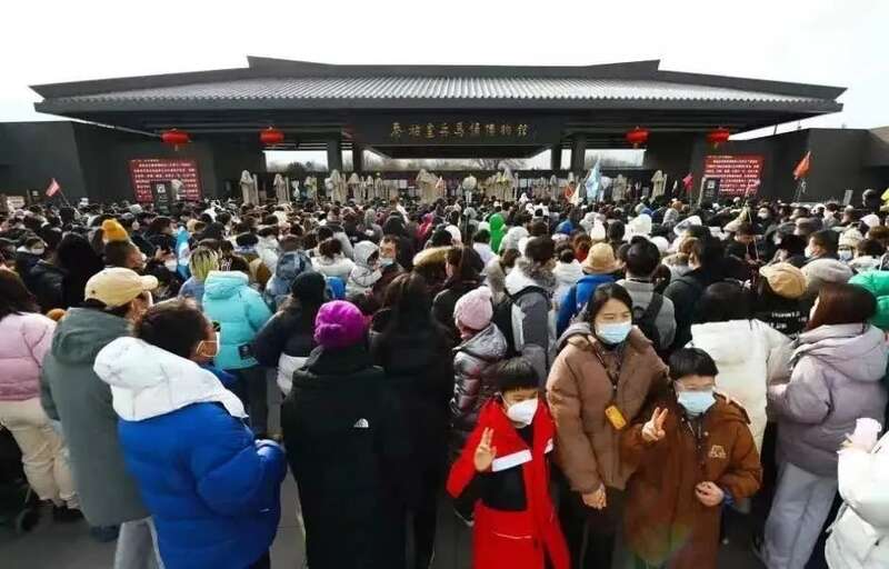 以前随到随买的兵马俑博物馆门票，如今一开售就卖光，甚至提前3天都买不着 ... ...