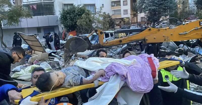 专家解答土耳其震前狂闪神秘蓝光 数千人死 恐怖纪实