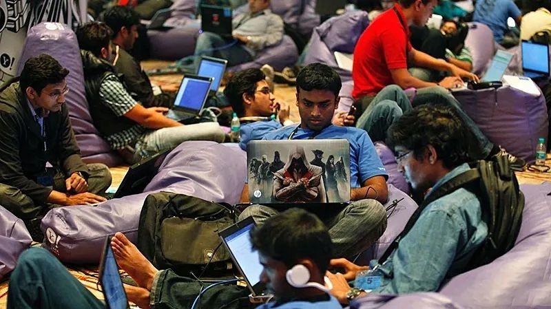 印度大部分年轻人被迫前往美国就业、寻找工作，人才流失率极高