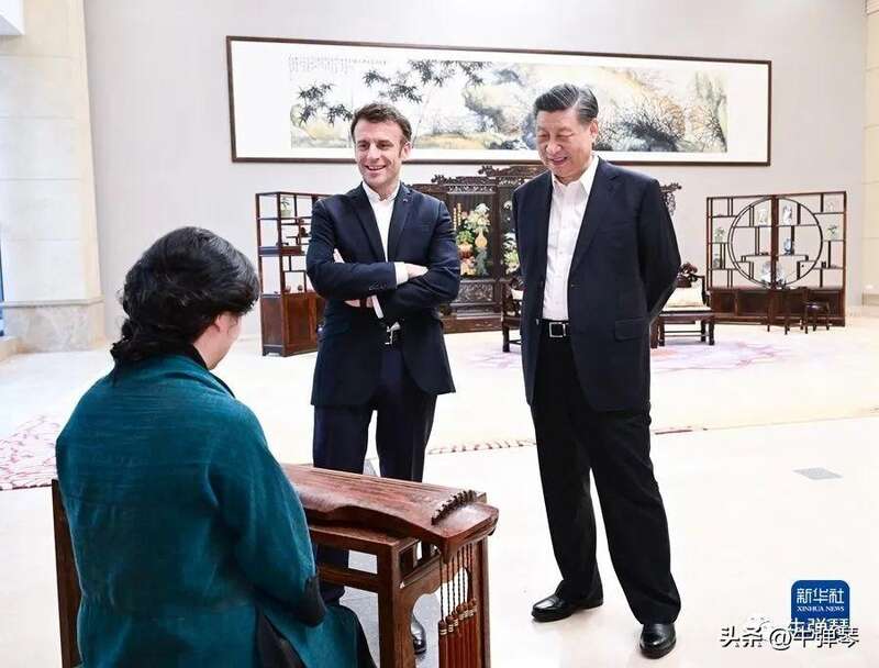 在离开北京的专机上，马克龙发出了明确信号
