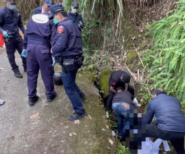 警方于同年月28日找到遗体，拘提江女、张男到案，两人被法院裁定准予羁押 ... ...