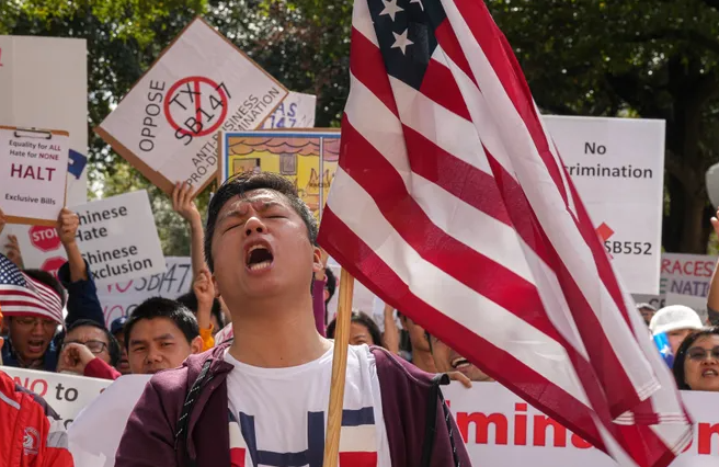 整个亚裔群体一直致力于消除SB147法案，他们在德州各大主要城市抗议 