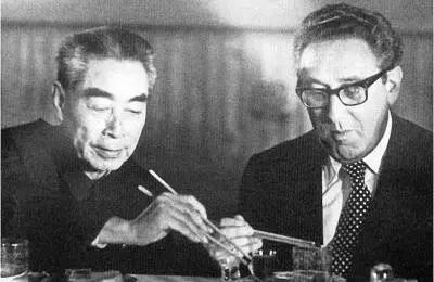 基辛格说：“当我第一次秘密到达北京时，周恩来接待了我