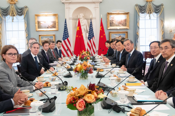 王毅同美国国务卿布林肯举行会谈