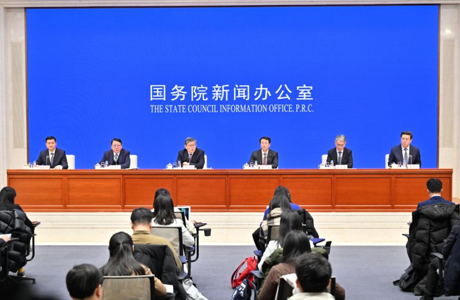 国务院新闻办公室举行新闻发布会，介绍粤港澳大湾区建设有关情况