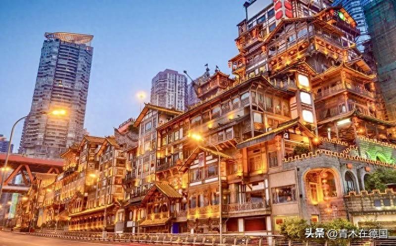 洪崖洞在国外社交网络很受关注