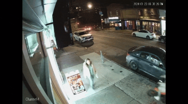 一个抢劫的监控视频.gif