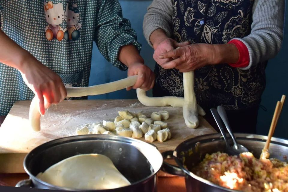 包饺子