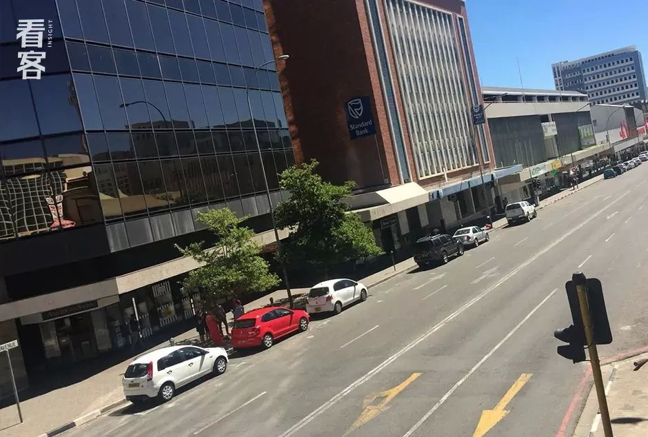 纳米比亚市中心的街道