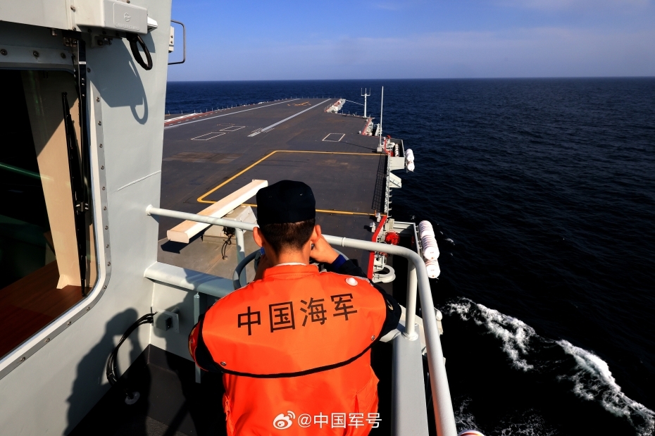 中国海军福建号航母顺利完成首次航行试验！