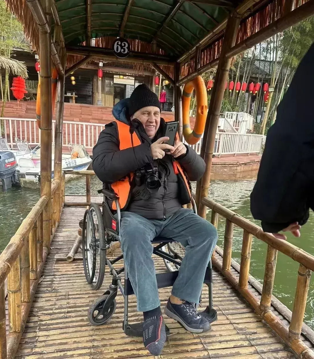 轮椅上的西班牙老人
