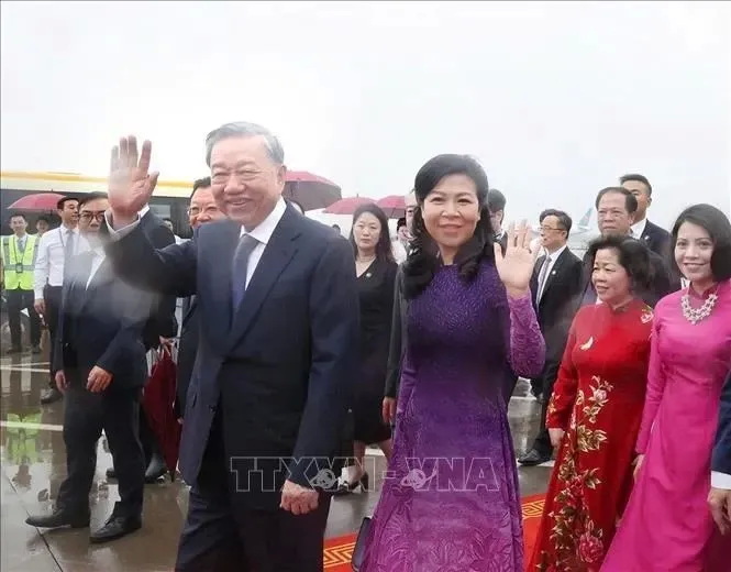 越共中央总书记、越南社会主义共和国主席苏林偕夫人和越南高级代表团抵达广州 ...