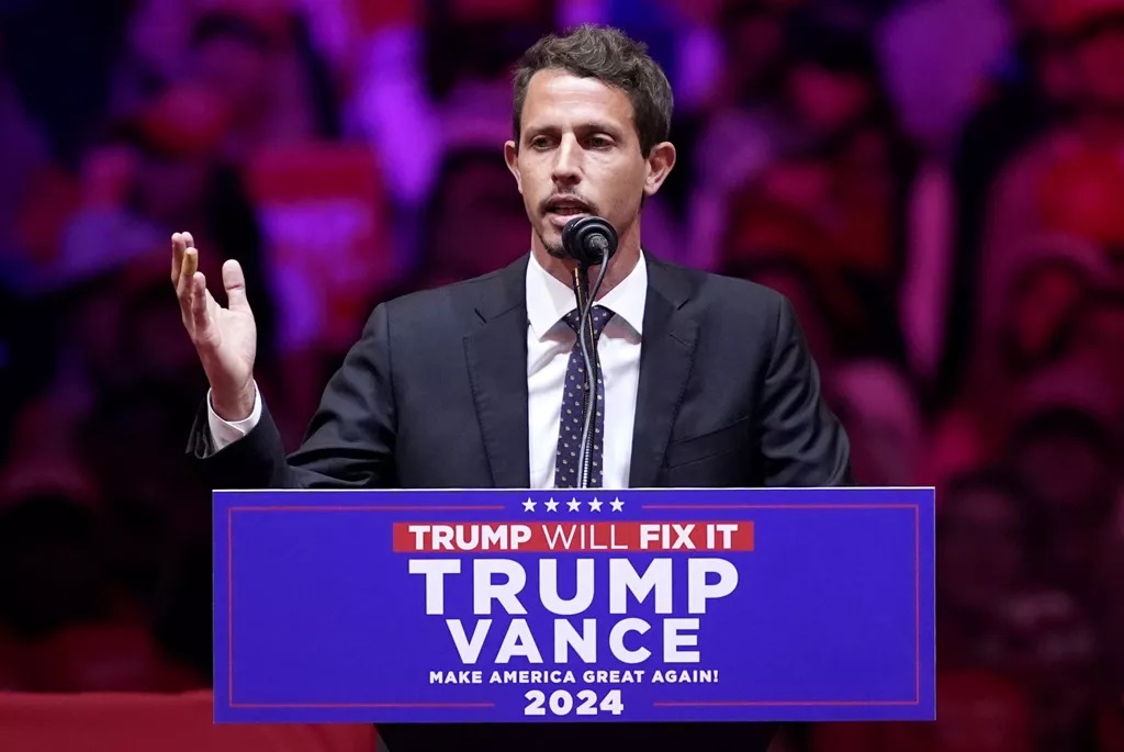美国喜剧演员辛奇克里夫（Tony Hinchcliffe）