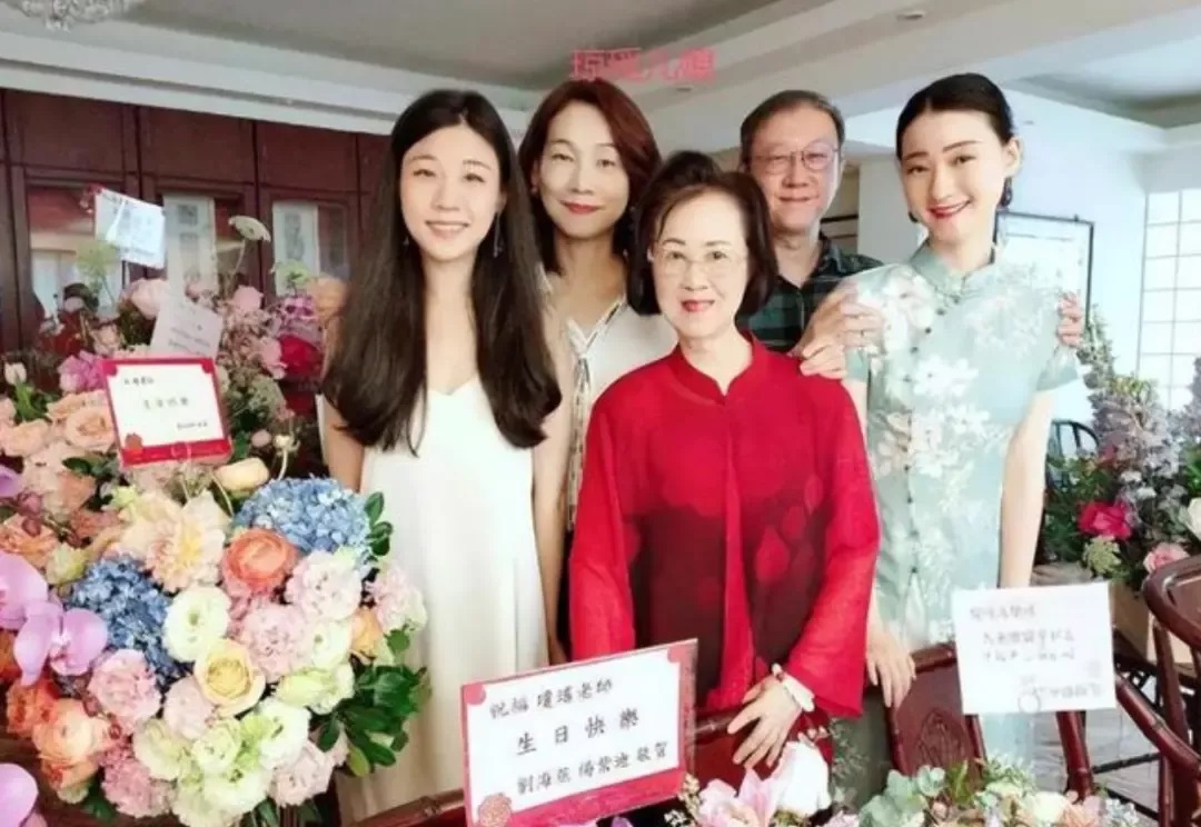琼瑶生日快乐