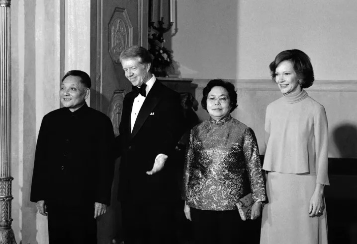 美国总统卡特在白宫以国宴接待来访的中国副总理邓小平