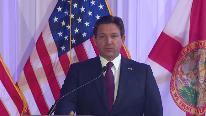 佛罗里达州州长罗恩·德桑蒂斯（Ron DeSantis）公开表示，他支持取消该州的房产税 ...