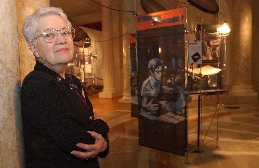 维拉·鲁宾 (Vera Rubin) 在 20 世纪 70 年代发现宇宙的大部分由“暗物质”组成