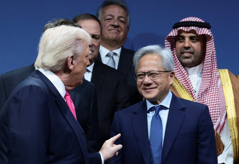 美国—沙特投资论坛举行，美国总统特朗普、沙特王储兼首相穆罕默德、美国企业家马斯克、英伟达CEO黄仁勋出 ...