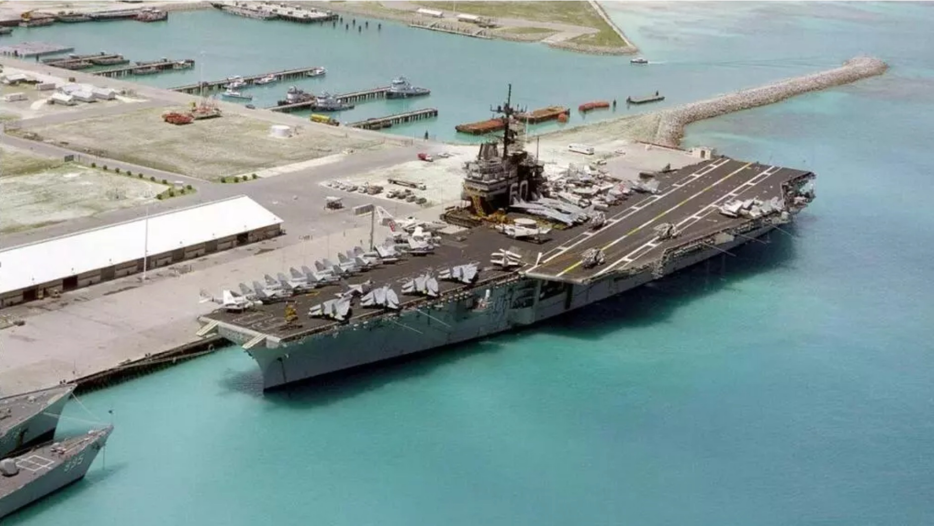 印度洋中的环礁迪戈加西亚岛（île de Diego Garcia）上有一座美国军事基地